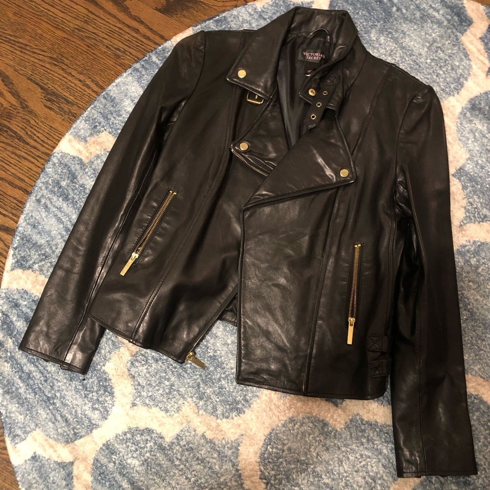 100% Leather Moto jacket LIKE NEW
